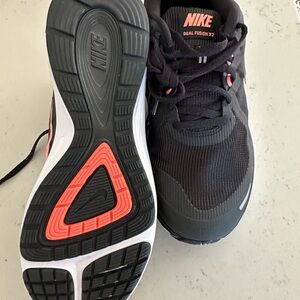 NEW Nike Women's Dual Fusion X2 Black and Pink Athletic Shoes